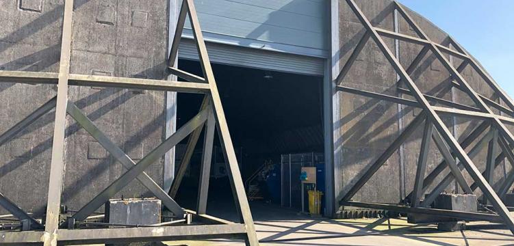 Mesh-cage -in-secure-hanger-MeshSTOR