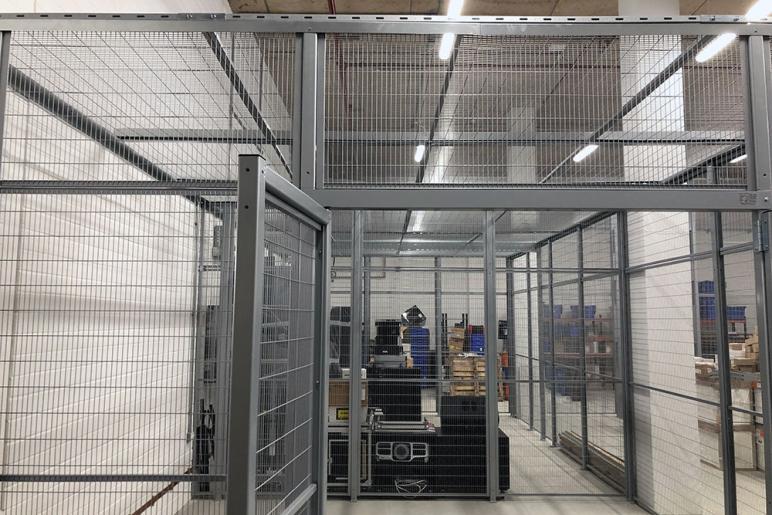 MeshSTOR-mesh-caged-roof