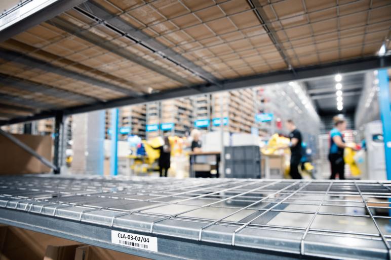 Mesh-decks-longspan-racking-MeshSTOR