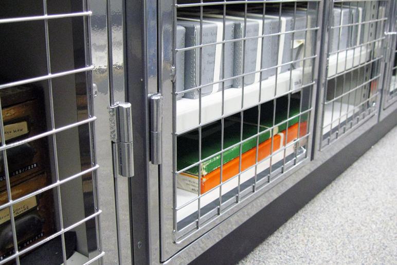 Hinged doors for shelving MeshSTOR