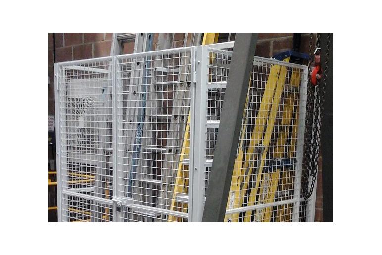 Bespoke-secure-cage-in warehouse-MeshSTOR 