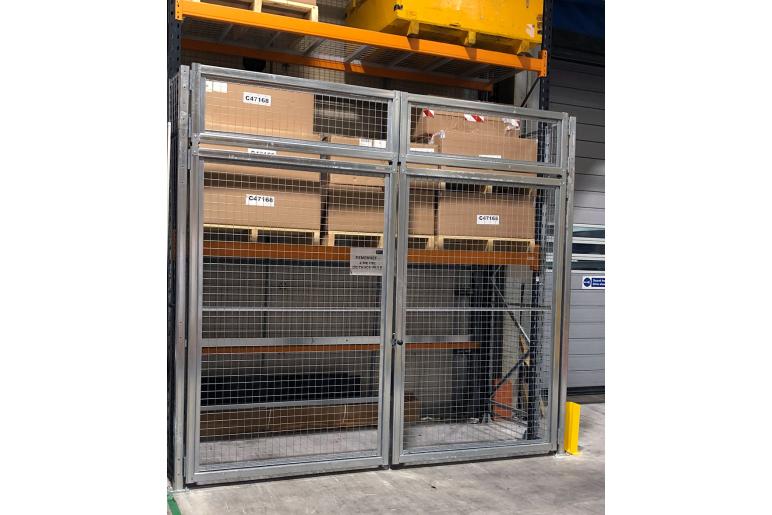 Mesh-partition-double-doors-on-pallet- racking