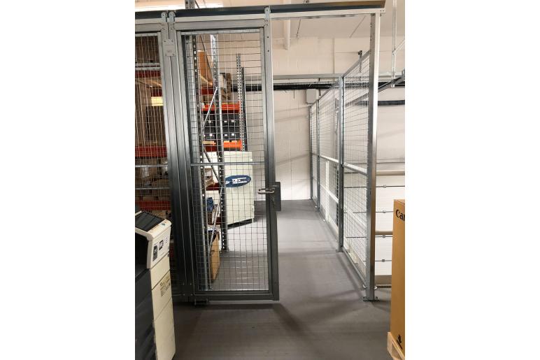 Euro-Key-lock-sliding-door-partitioning-OfficeSTOR