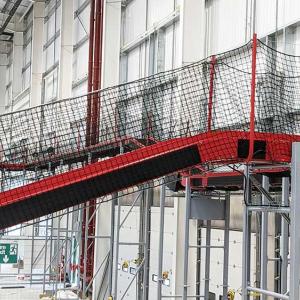 Inclined conveyor belt-mesh-netting-MeshSTOR